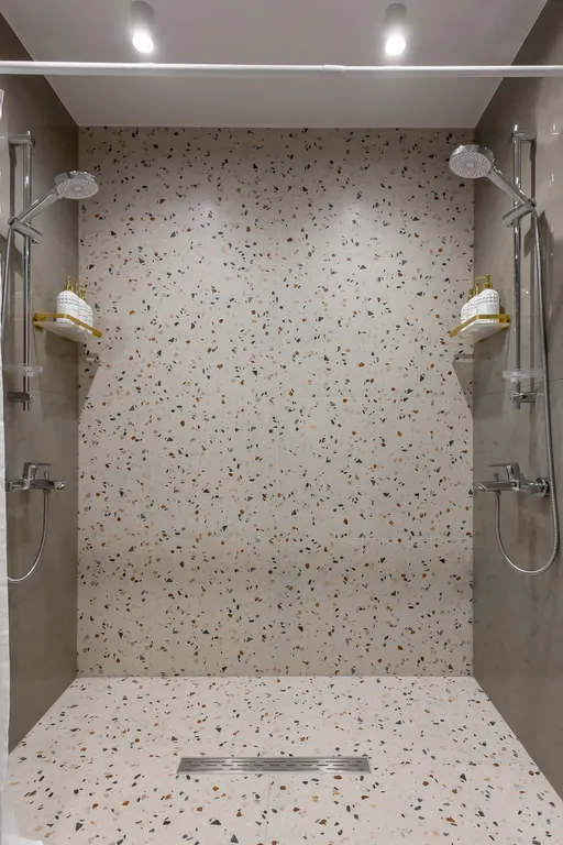 Новый дом с видом на озеро, сауной, гриль-домом и детской площадкой