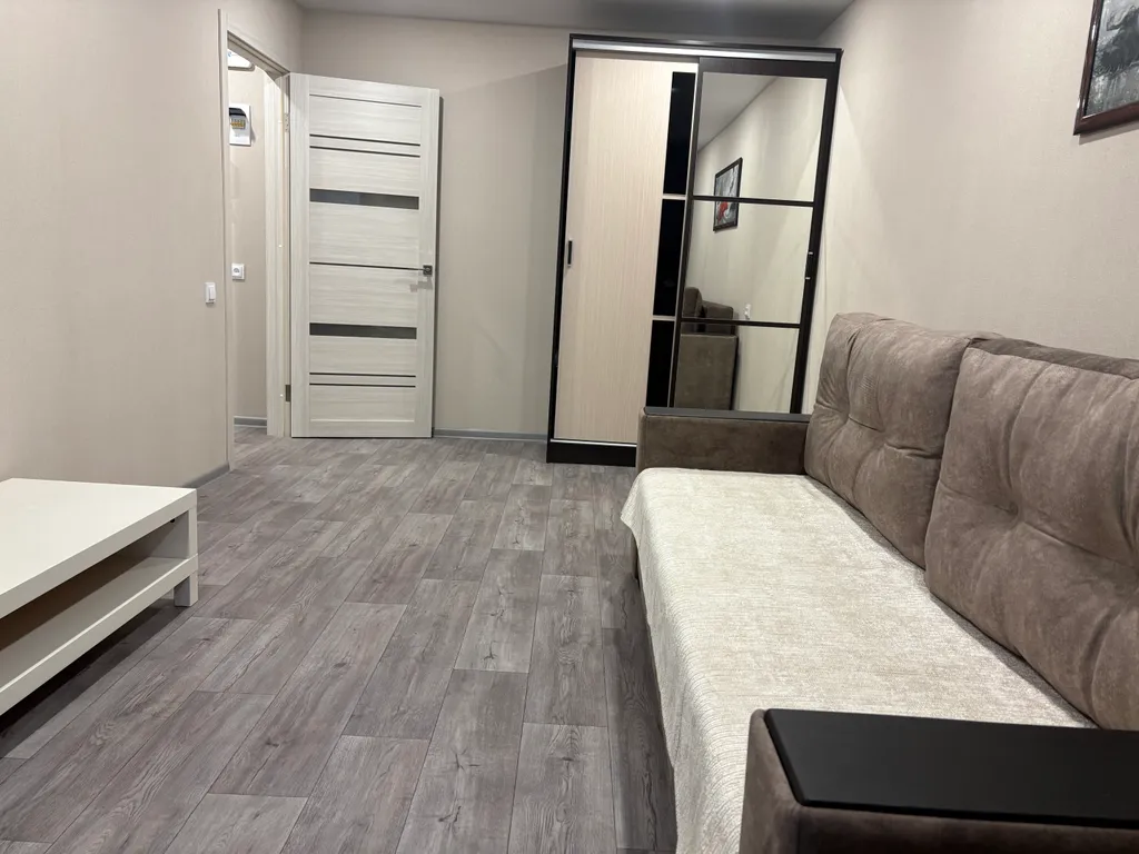 Однокомнатная квартира со всеми удобствами в 5 минутах от центра города — аренда посуточно в Белая Калитва