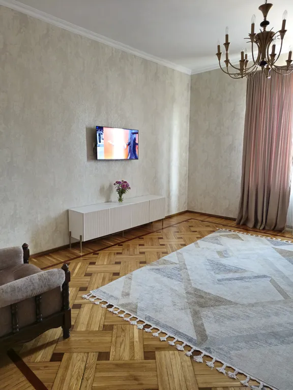 Коттедж Дом в центре города — Сухум