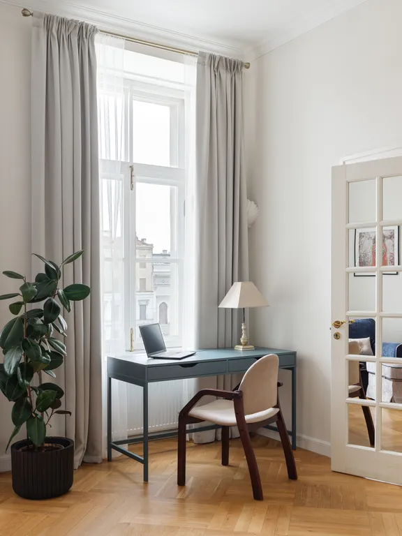 У Невского с видом на Фонтанку