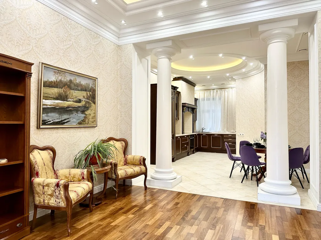 Стильная квартира с балконом и двумя санузлами