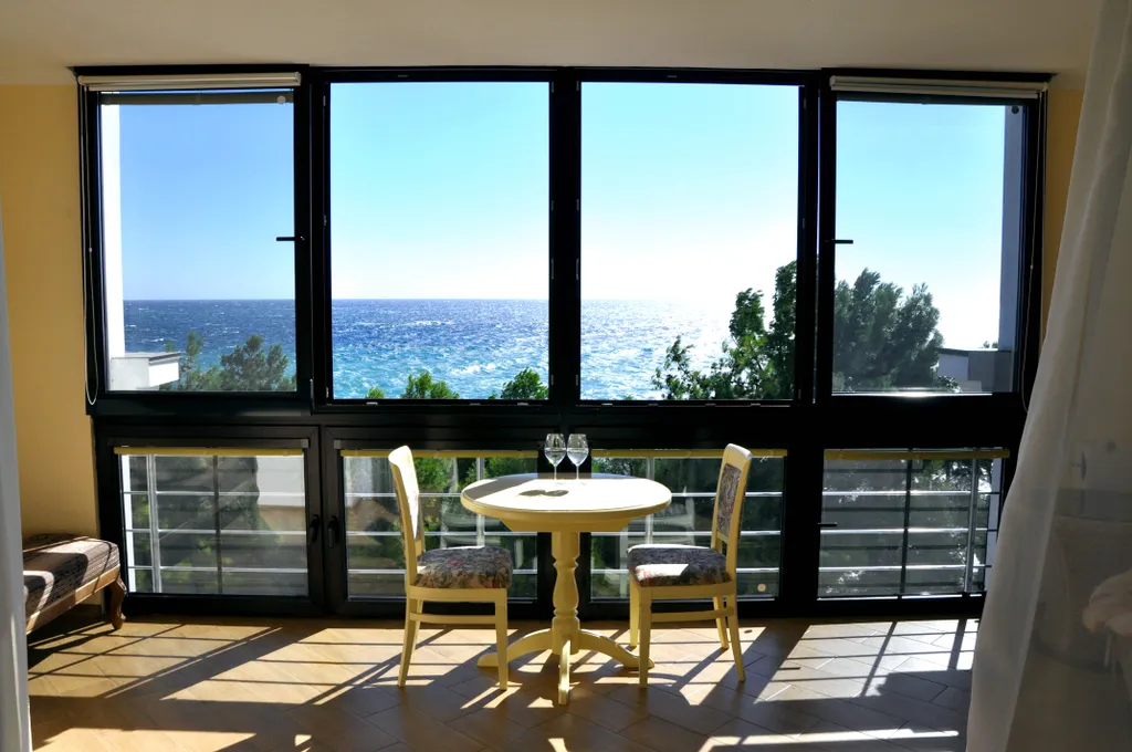 Супер-видовая квартира в Ливадии на берегу моря — аренда посуточно в Ливадия