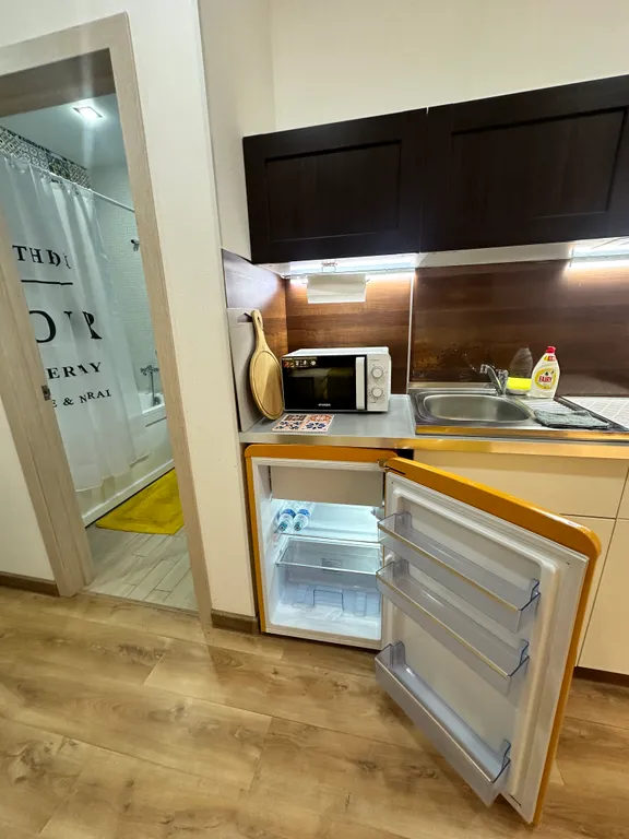 Просторная квартира с отдельным входом возле гипермаркета Перекресток