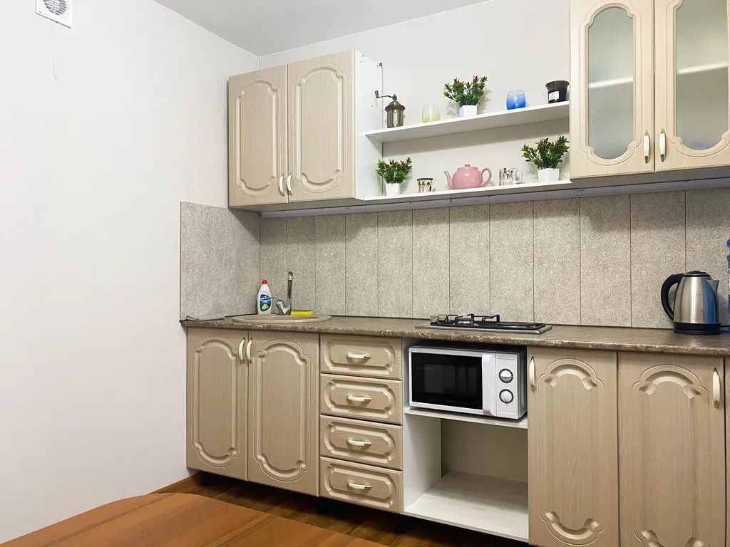 Стильная просторная квартира с модными кроликами в Орбите