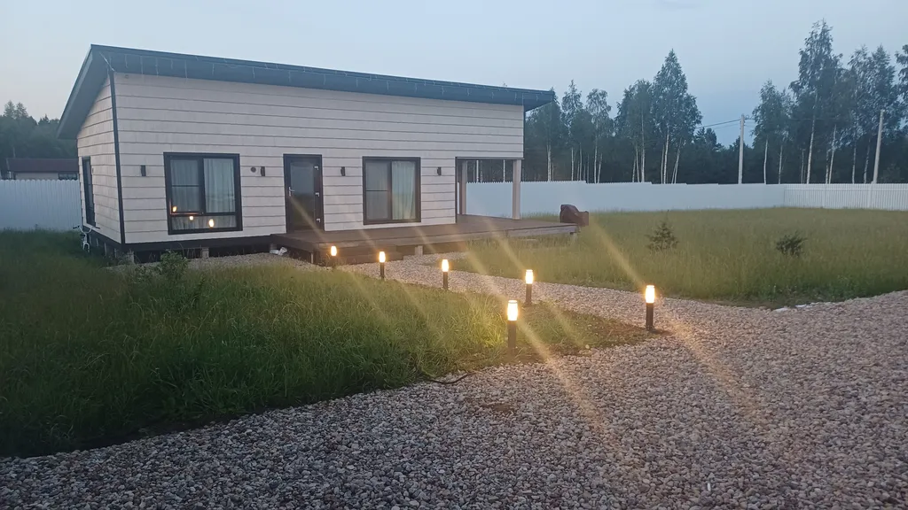 Коттедж Дом с видом на озеро и фруктовый сад — Луга