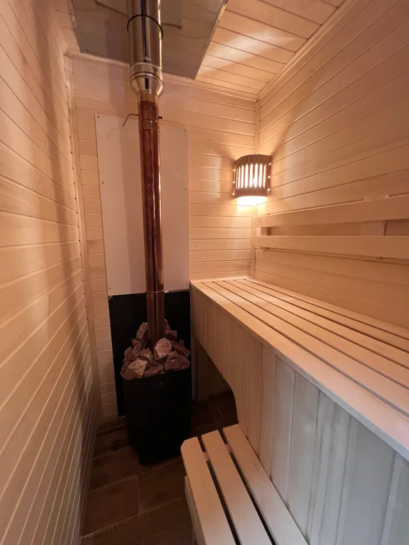 Коттедж Коттедж с сауной рядом с озером — Луга