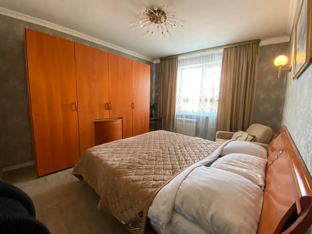 Евротрешка Луна, ЖК Белый Аист