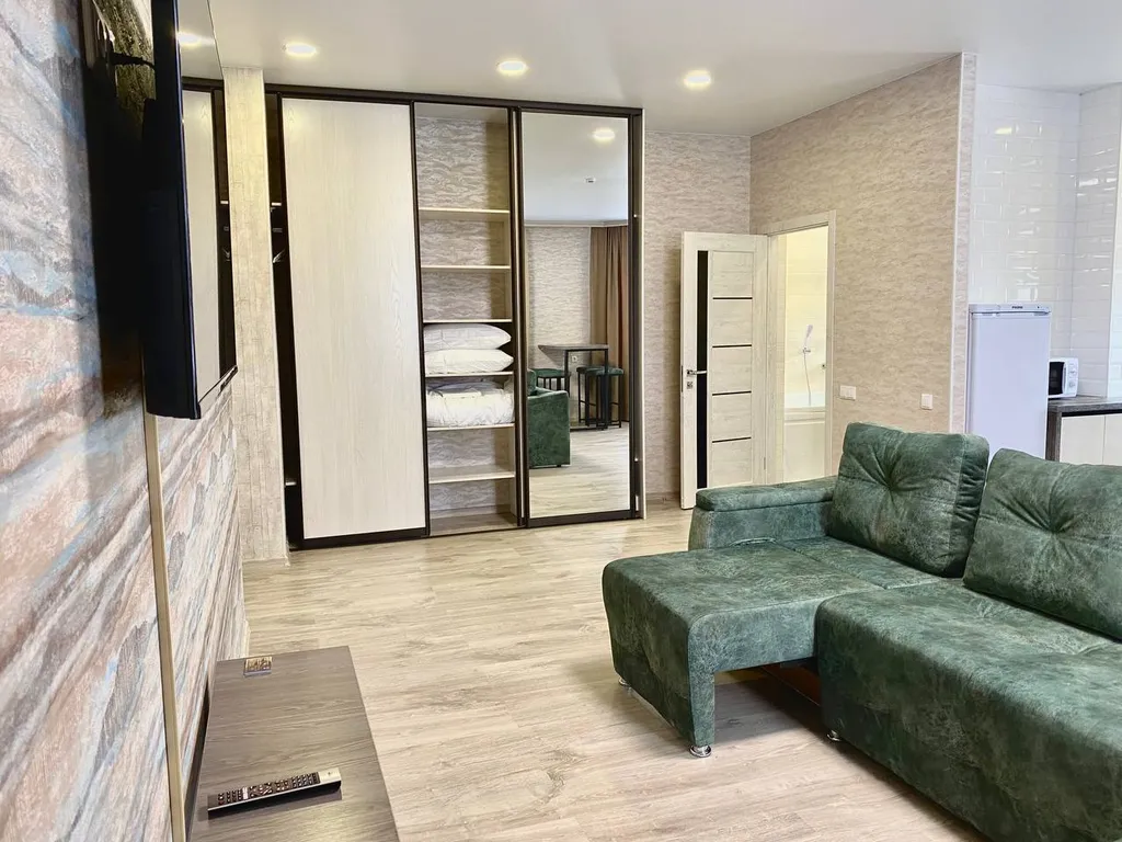 Яркая студия в апарт-отеле Кристалл!