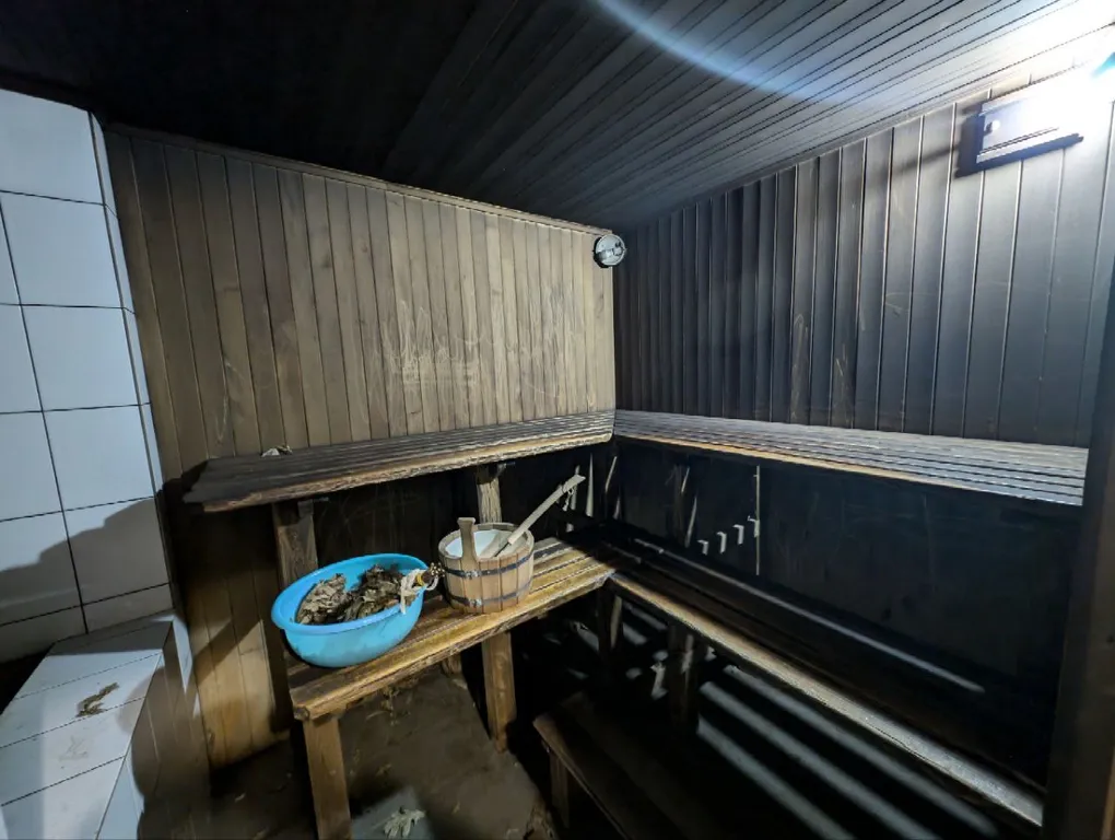 Коттедж с сауной, бассейном и бильярдом в 10 минутах от Минска