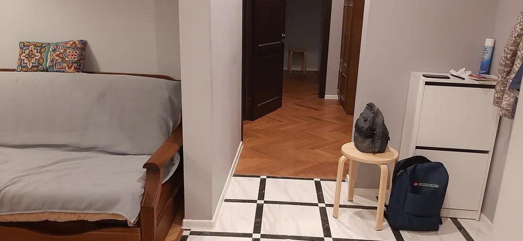 Уютная квартира в центре Петергофа с видом на сквер и пруд