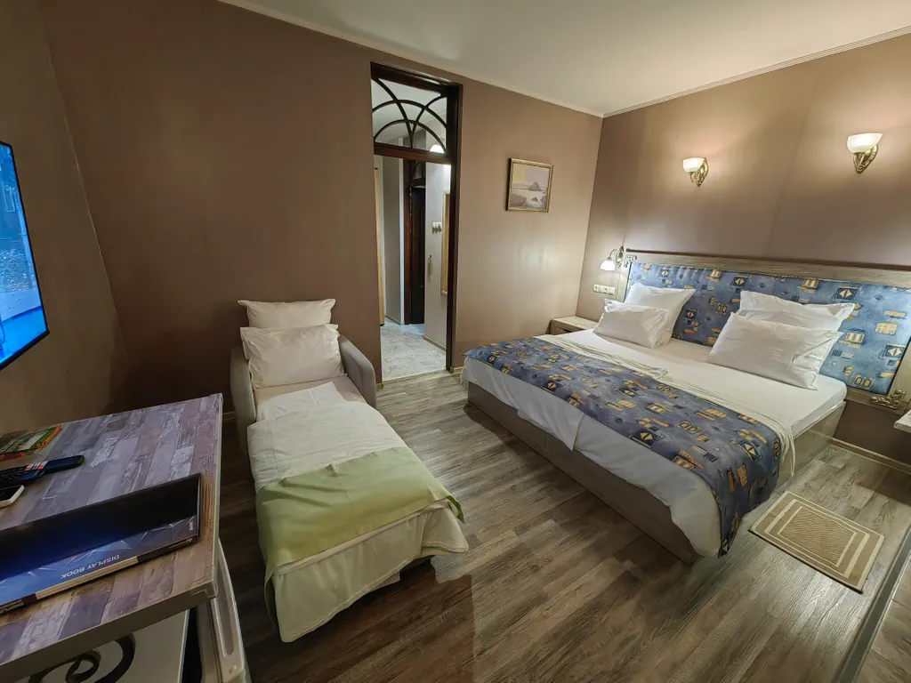 Уютный номер с видом на горы