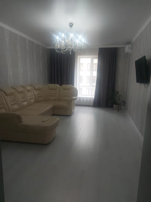 Уютная квартира в новом районе города с видом на горы