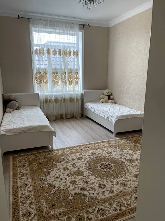 Частный аккуратный дом с двором на берегу Каспийского моря