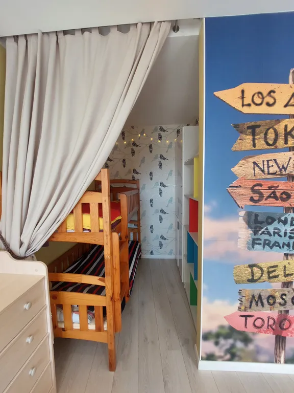 Солнечная студия у леса