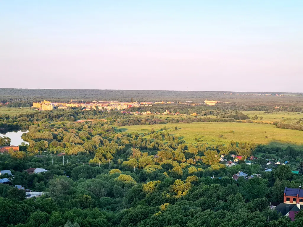 Новая евротрешка в центре города с красивым видом из окон
