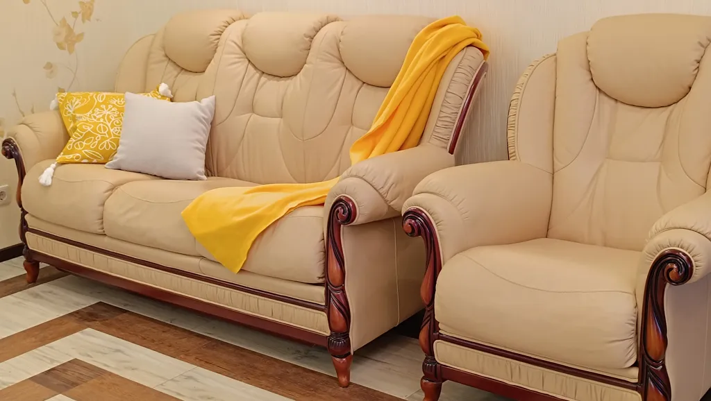 Квартира с камином и большой столовой комфорт-класса