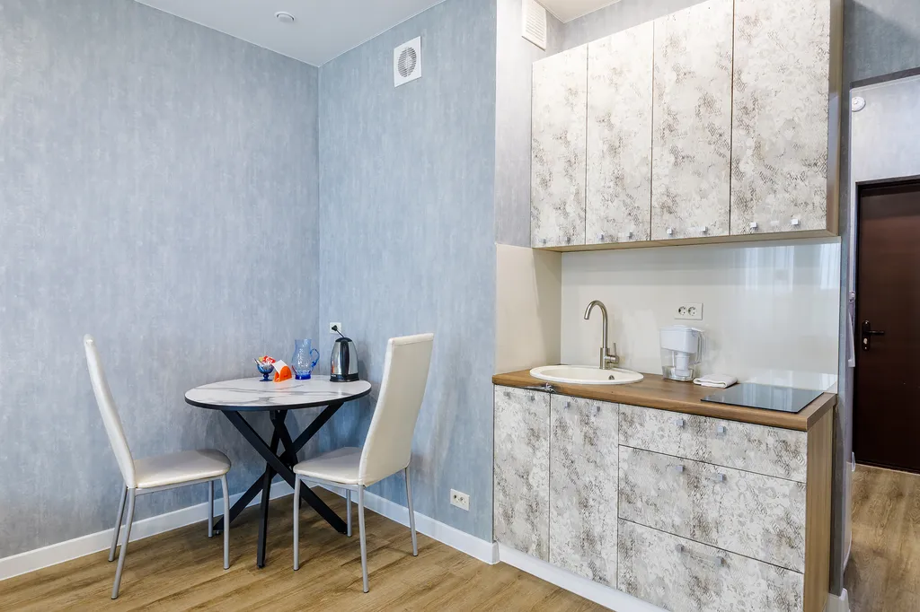 Апартаменты цвета индиго с видом на Суру