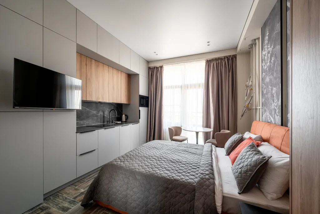 Четырехкомнатная у моря с дорогим ремонтом и видом на море