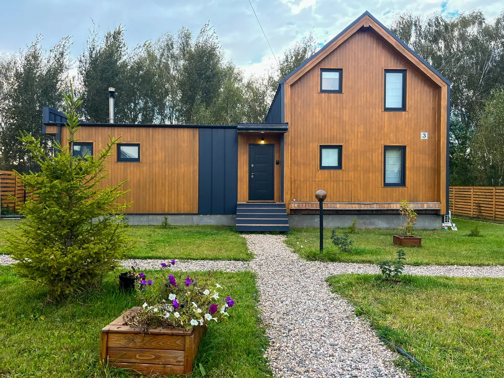 Дом у реки с баней