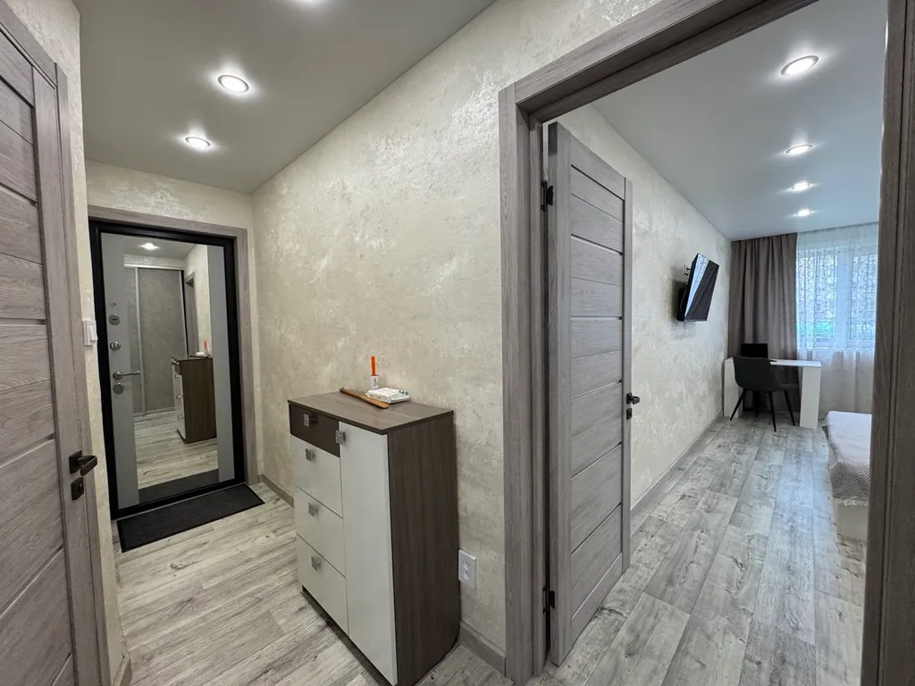 Двухкомнатная квартира с новым ремонтом в центре города