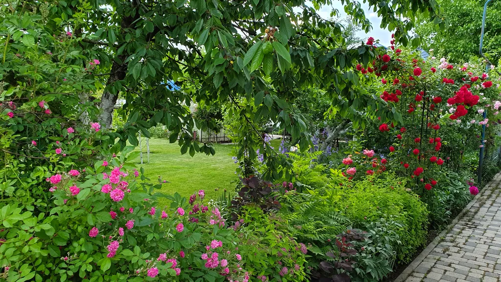 Коттедж FLIGELMUZ (Загородный Музыкальный Флигель). — Северская