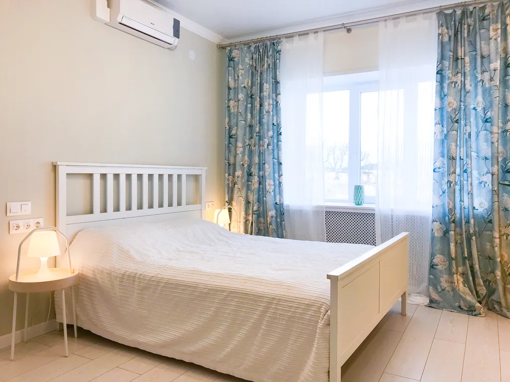 Красивая квартира на берегу залива