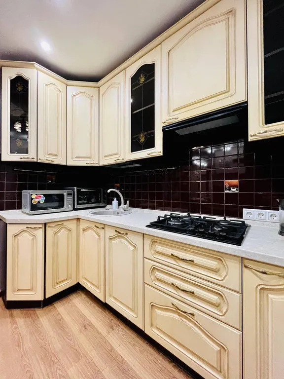 Квартира Уютная евро 3-комнатная квартира в 1 минуте от метро Академическая — Москва