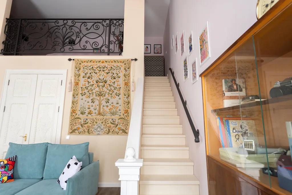 Квартира Экстравагантная квартира с кухней-музеем у метро Чернышевская — Санкт-Петербург