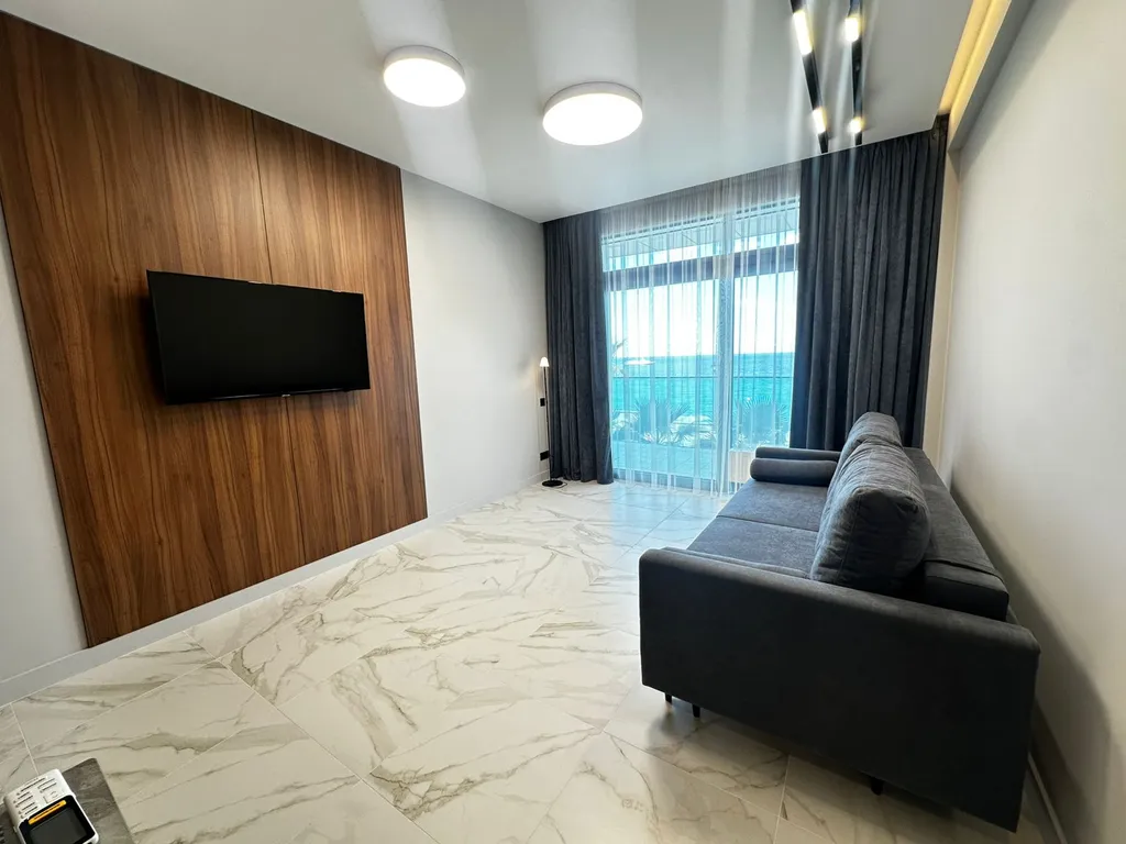 Просторная квартира с видом на море