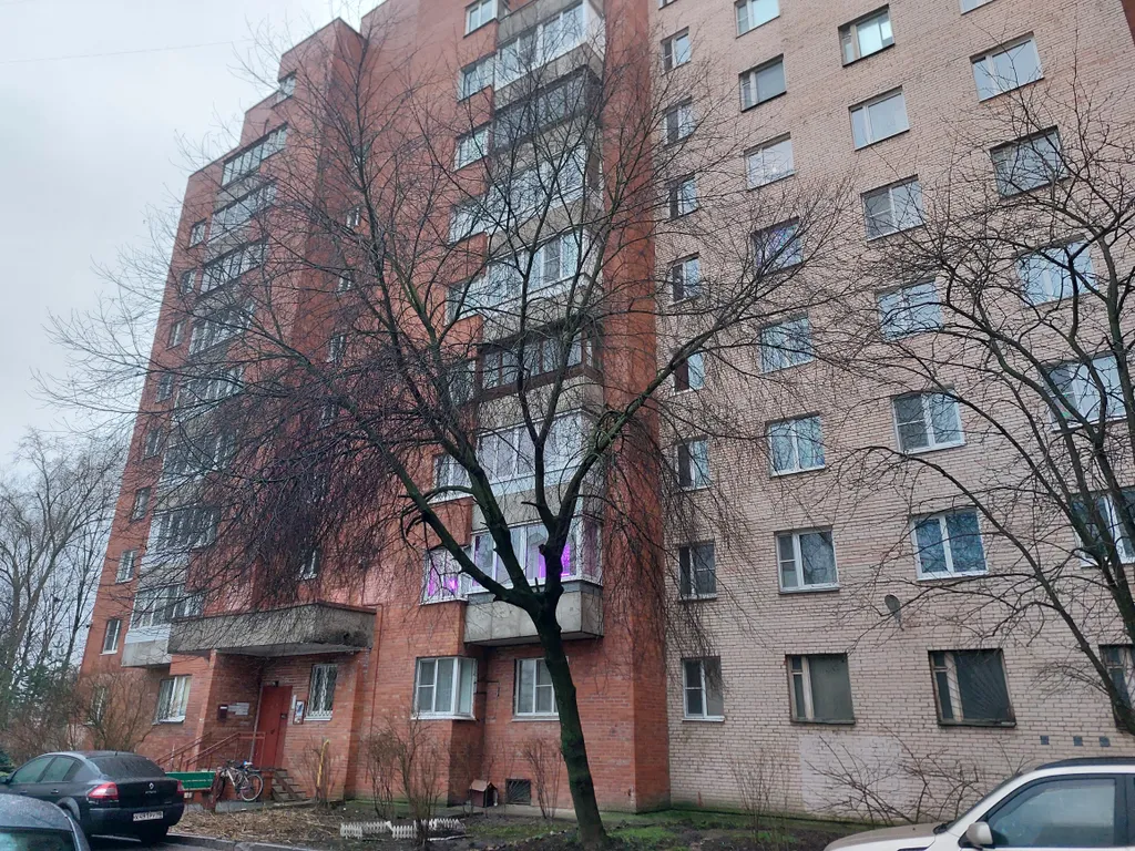 На речке, на речке, на том бережочке