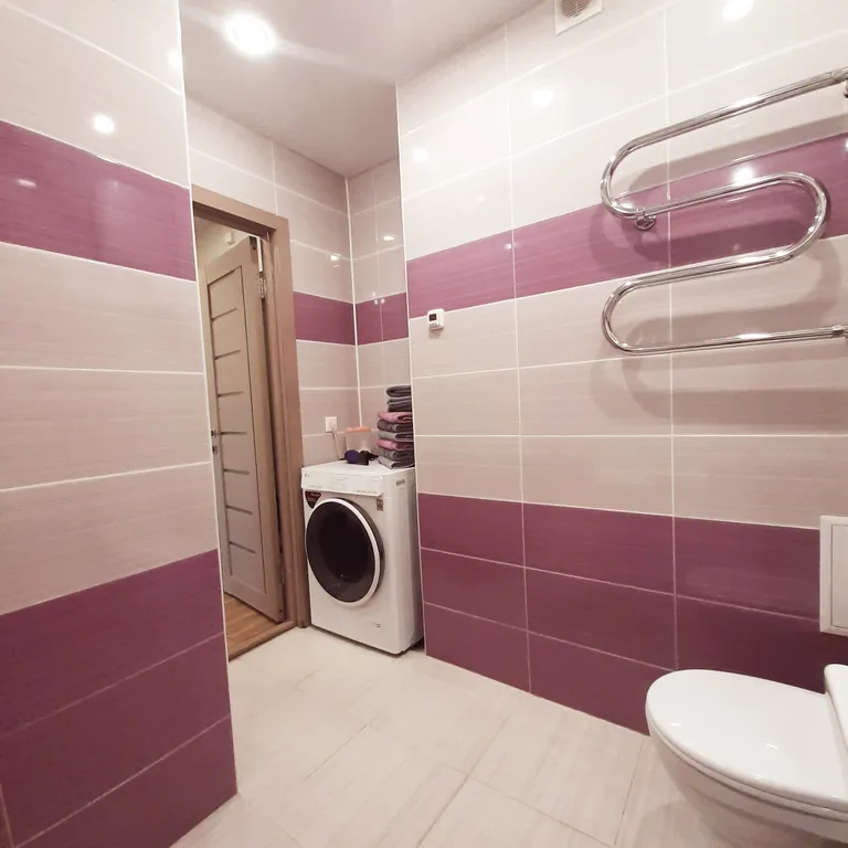 Просторная евротрешка с видом на Ангару и город