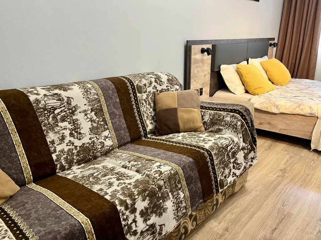 Трешка в центре рядом с ТЦ Галерея