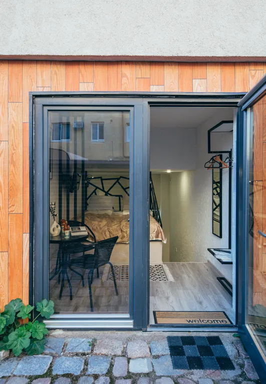 Двухуровневая мини студия с отдельным выходом во двор