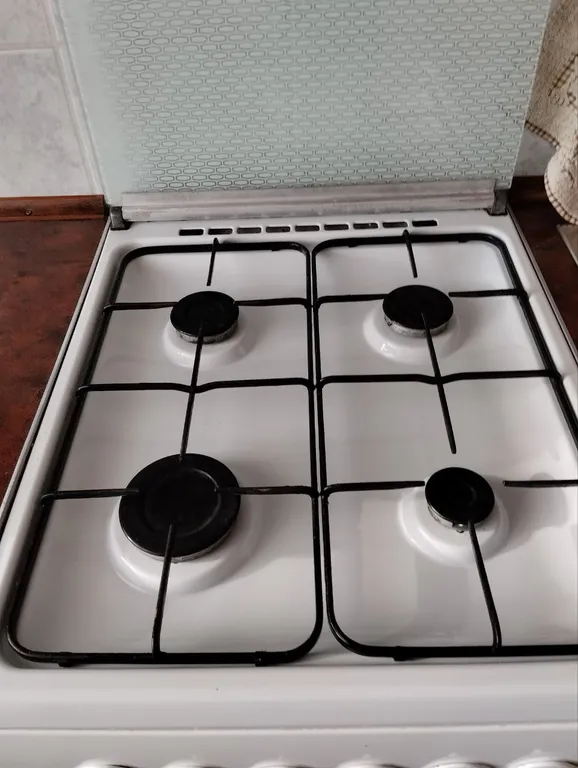 Скромная квартира с изолированными комнатами в центре