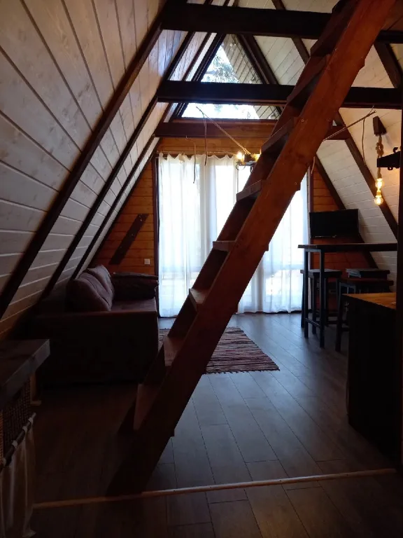 Дом под соснами