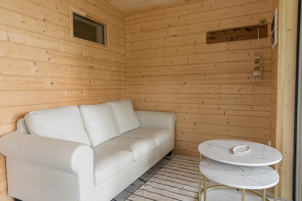 Стильный дом на берегу Ладожского озера с панорамным видом