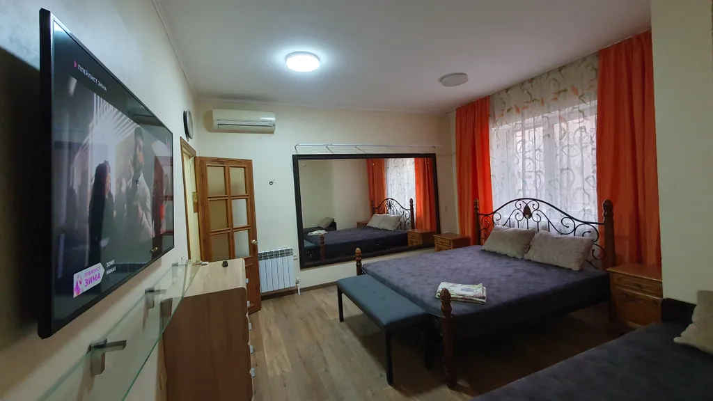 4 изолированных комнат и Зал