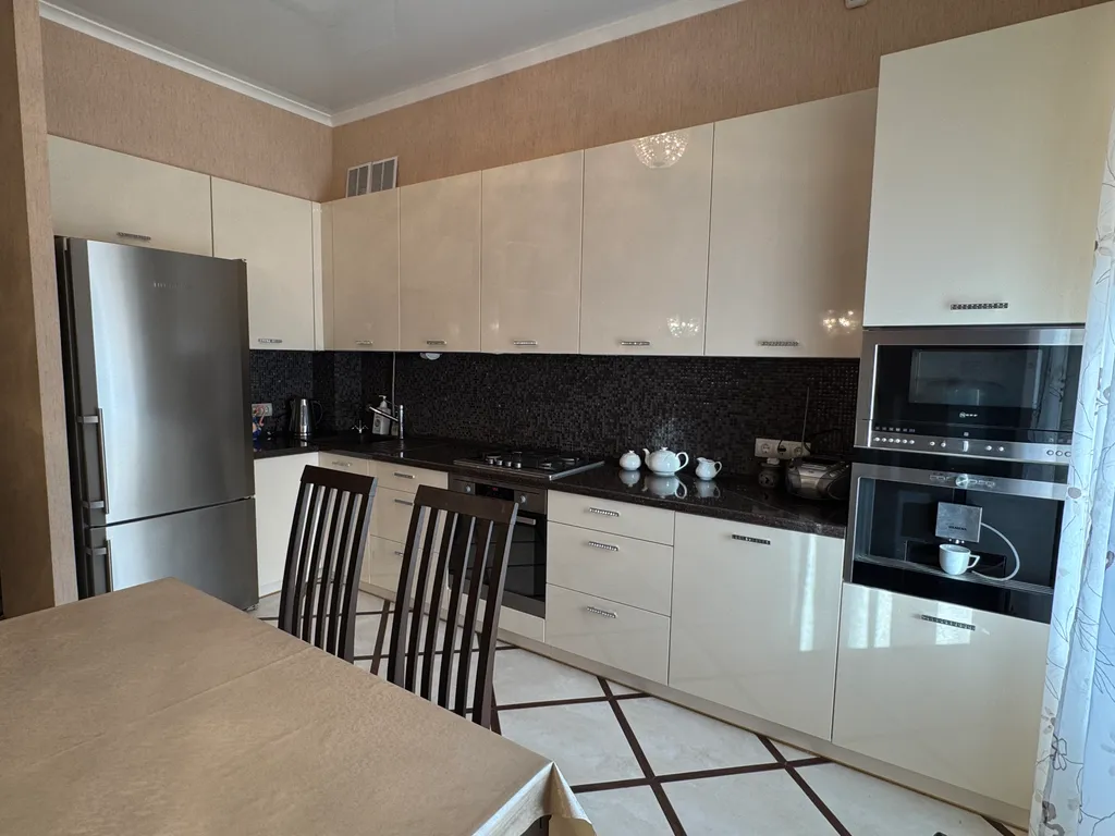 Уютная просторная квартира в центре курортного города