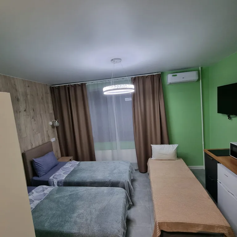 Студия у центрального здания ЮВЖД