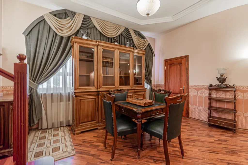 6-комнатный Дом