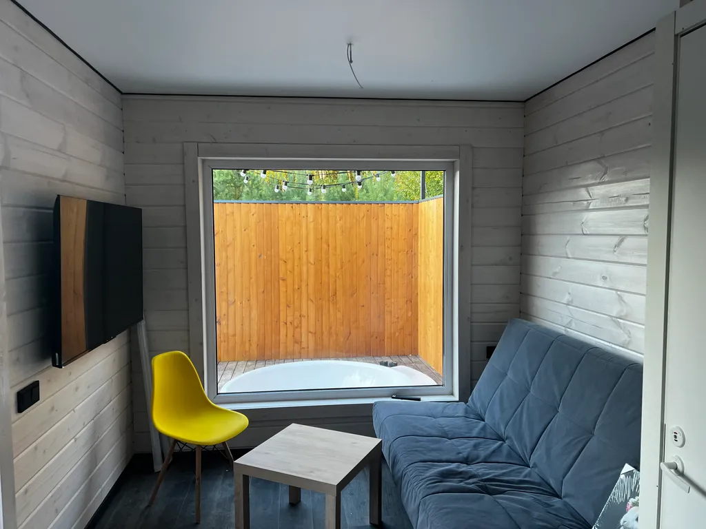 Уютный домик в сосновом лесу