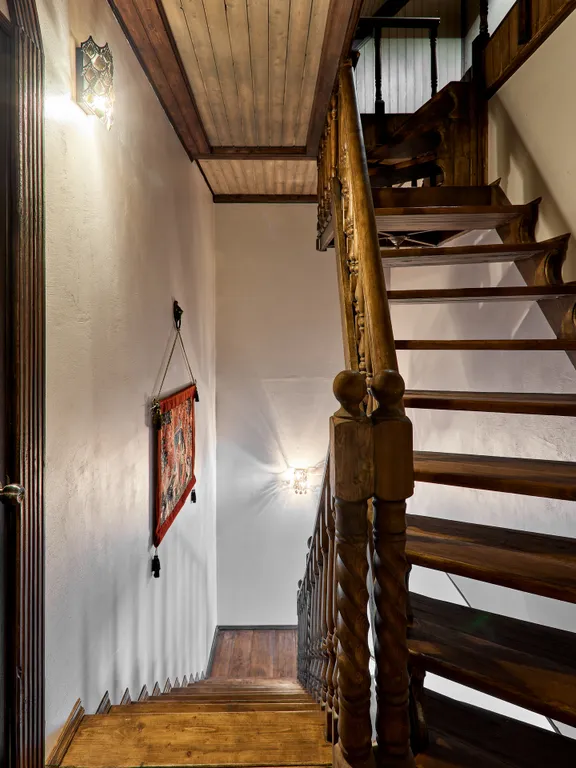 Готический замок Гранат Альдога