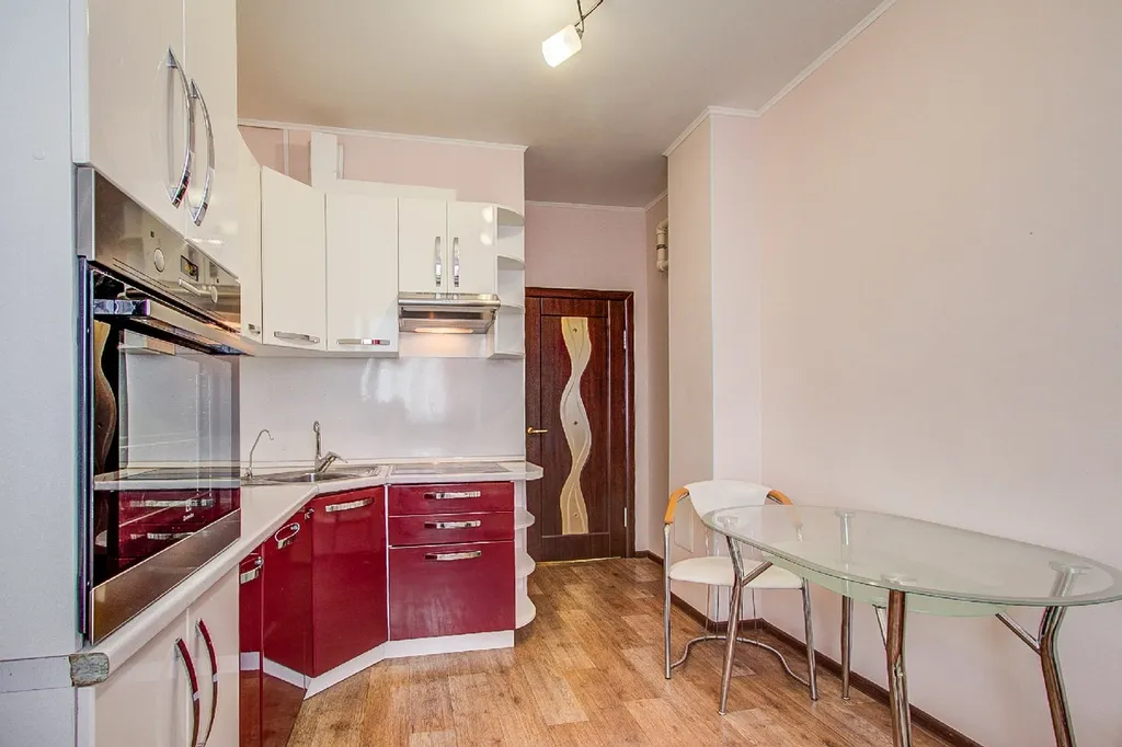 Квартира рядом с ледовой ареной на Карла Маркса