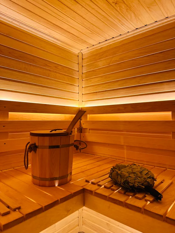 Загородный дом с видом на лес