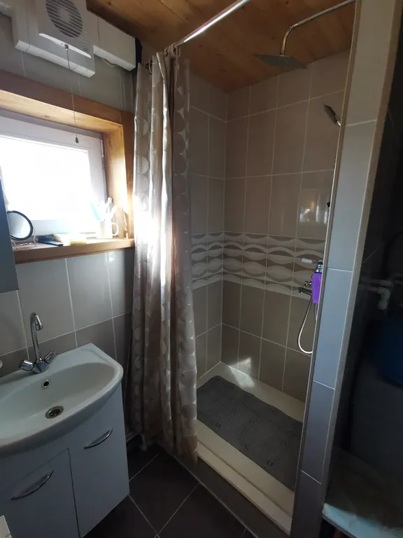 Дом на берегу залива Онежского озера в Республике Карелия