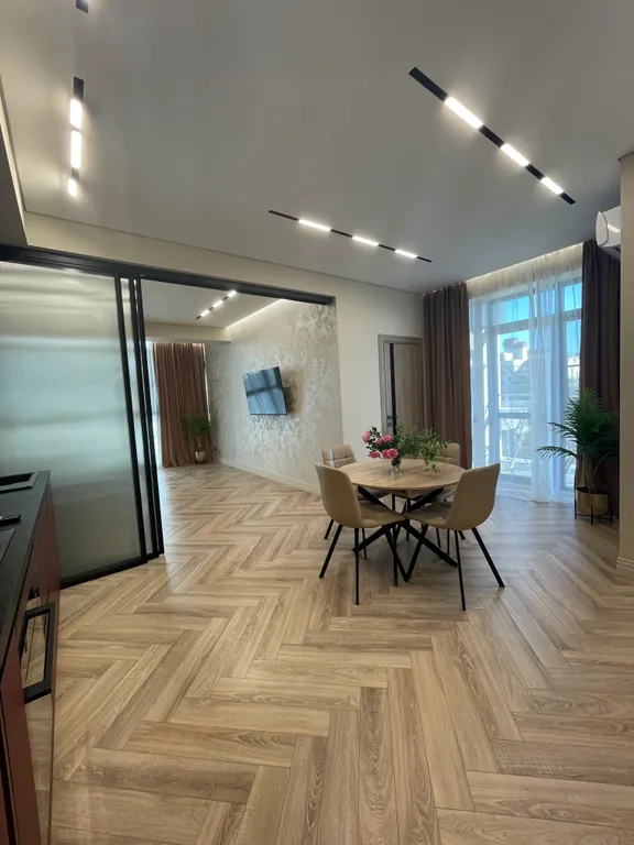 Супер видовая квартира в элитном доме с новым дизайнерским ремонтом