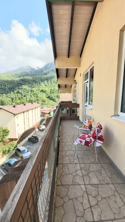 Студия с видом на Горы в центре