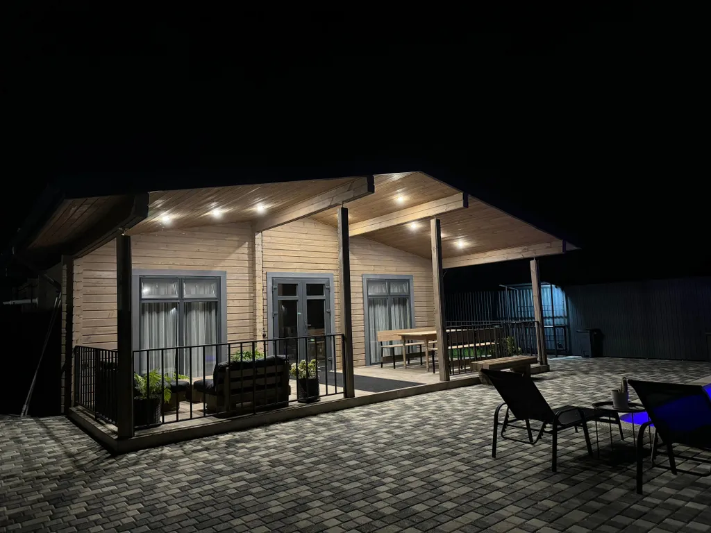 Дом с бассейном