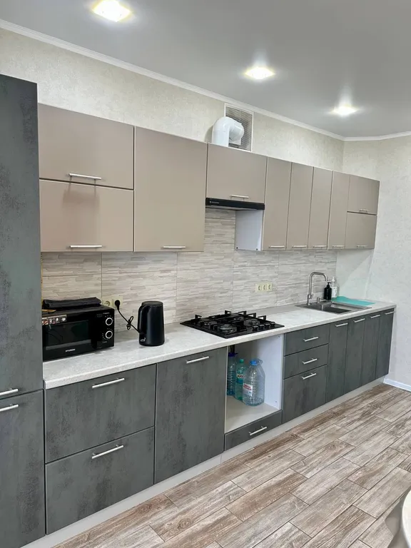 Тëплая, уютная квартира с евроремонтом