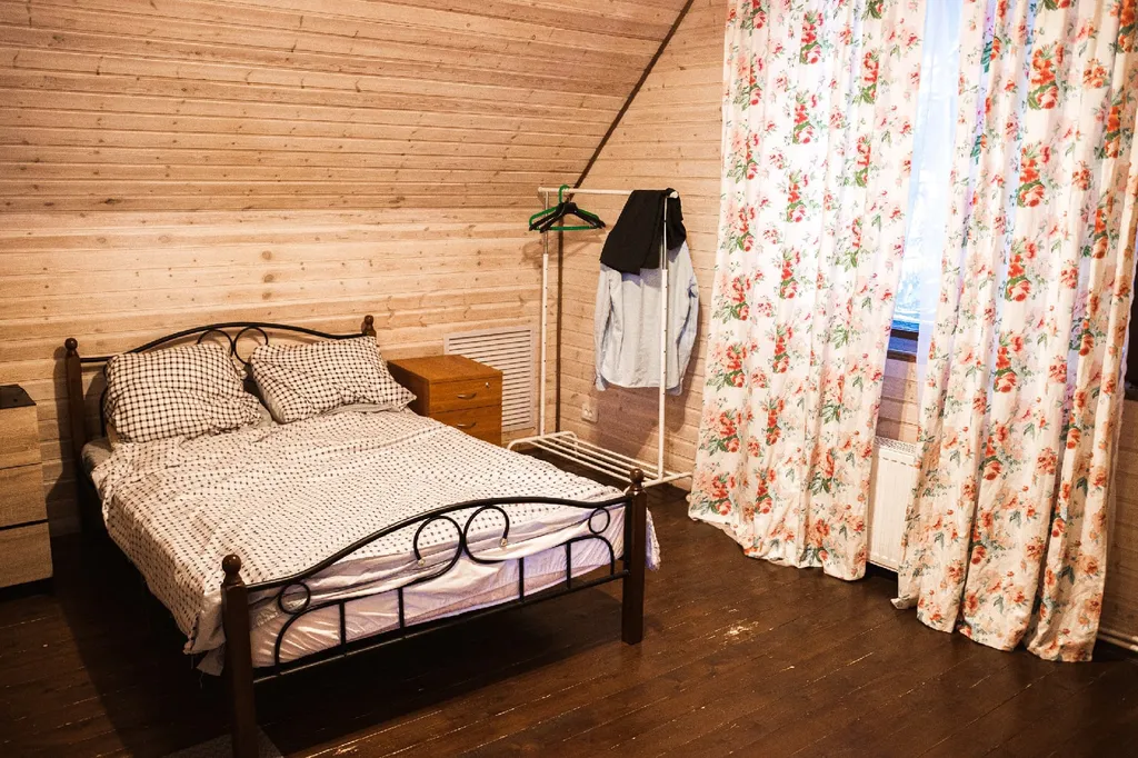 Коттедж Рябиновый домик с видом на лес и реку — Агалатово